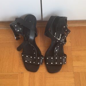 INTERVAL heels